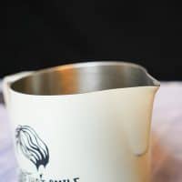 美濃   太白手 草花紋 盃      無庇完品 美濃 太白手 草花紋 盃 無庇完品 A blue and white 'sanduo